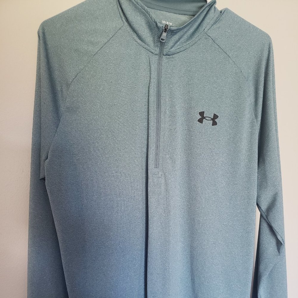 Men's Loose Heatgear Sage Green Shirt